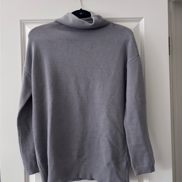 Cozy Gray Turtleneck Sweater - Picture 1 of 2